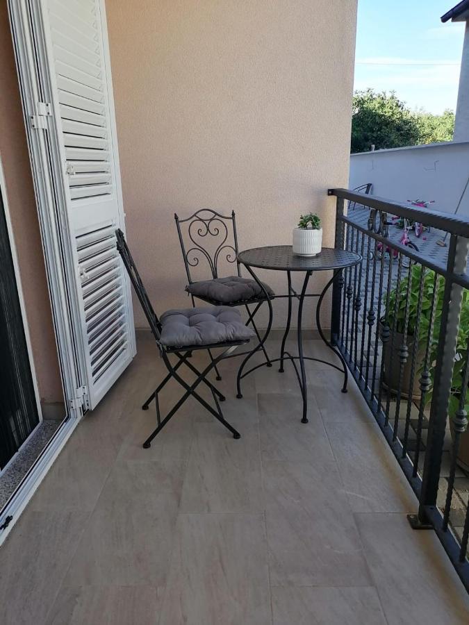 Ena Apartman Turanj Kültér fotó